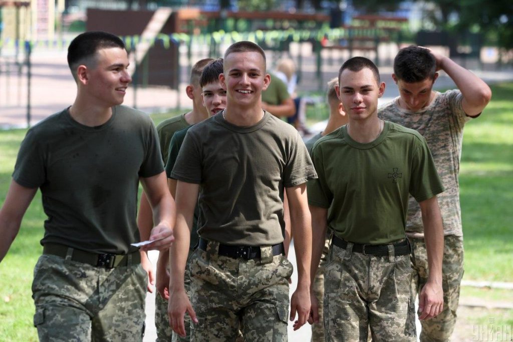 L&#039;esodo dei giovani uomini dall&#039;Ucraina: una crisi demografica ed economica con conseguenze disastrose per il paese e l&#039;Europa