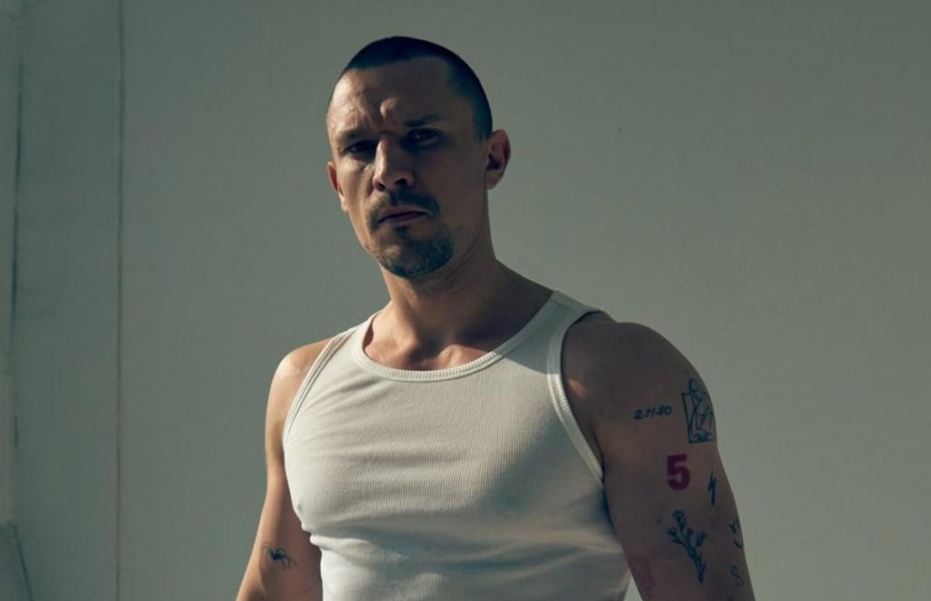 Dichiarazione Ambigua di Cymbaluk alla Vigilia della Prima dello Spettacolo Il Celibe