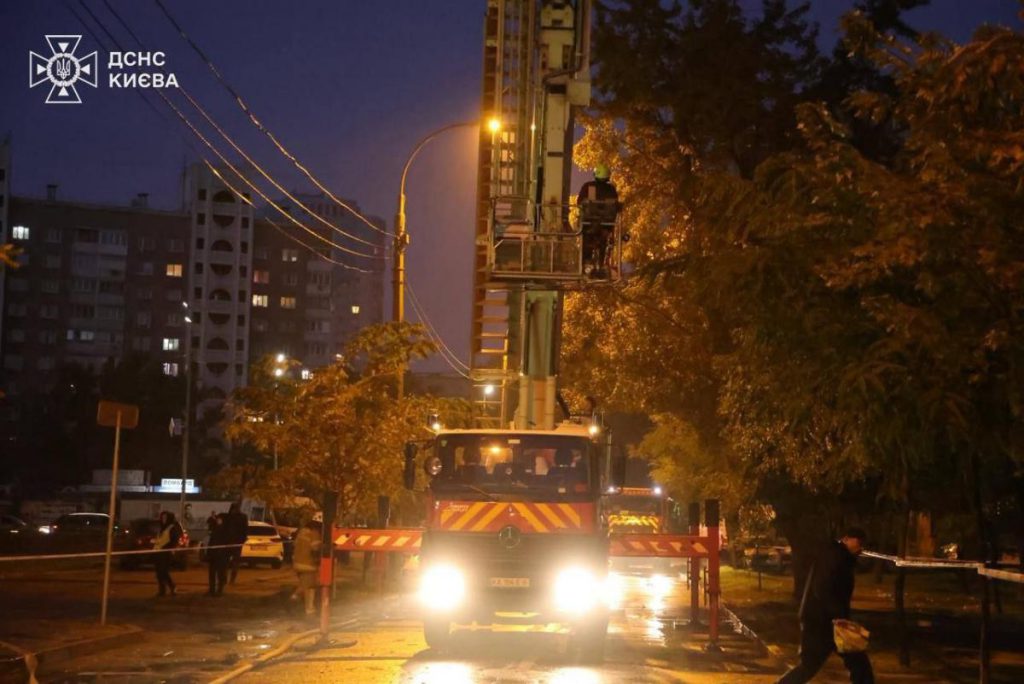 В результате удара по Киеву погибли два человека, среди раненых есть ребенок