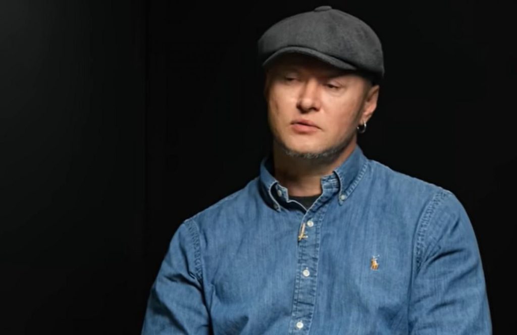 Il cantante Khlyvnyuk rifiuta di rinnegare le sue canzoni in russo: una scelta artistica che potrebbe avere conseguenze sulla sua carriera