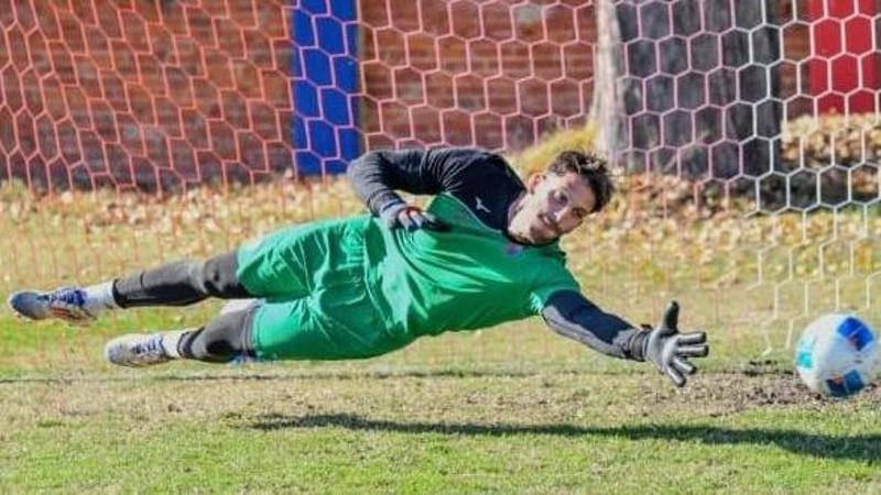 Il Ritorno di Simone Canegallo: La Storia di un Portiere Operaio che Ha Conquistato la Serie D con Determinazione e Sacrificio