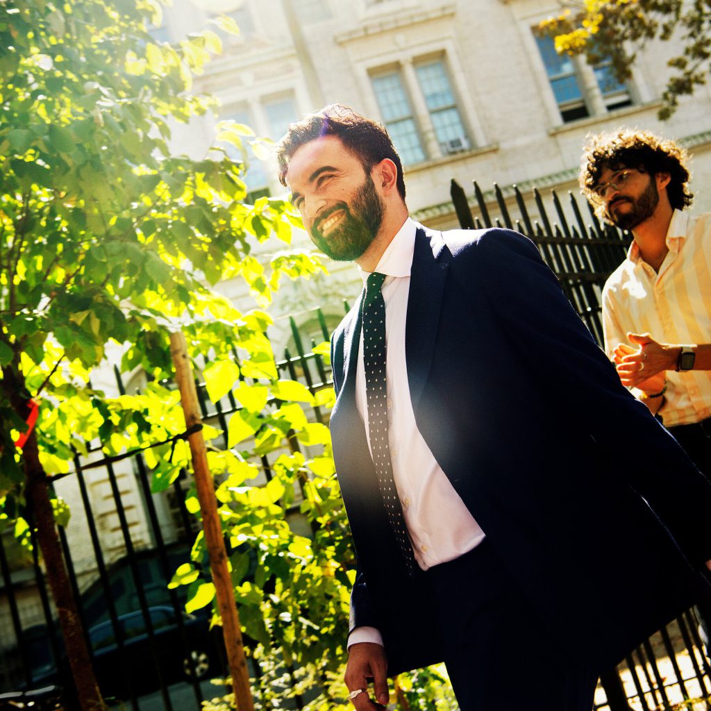 Zohran Mamdani il Candidato Democratico che Sta Cambiando la Politica a New York