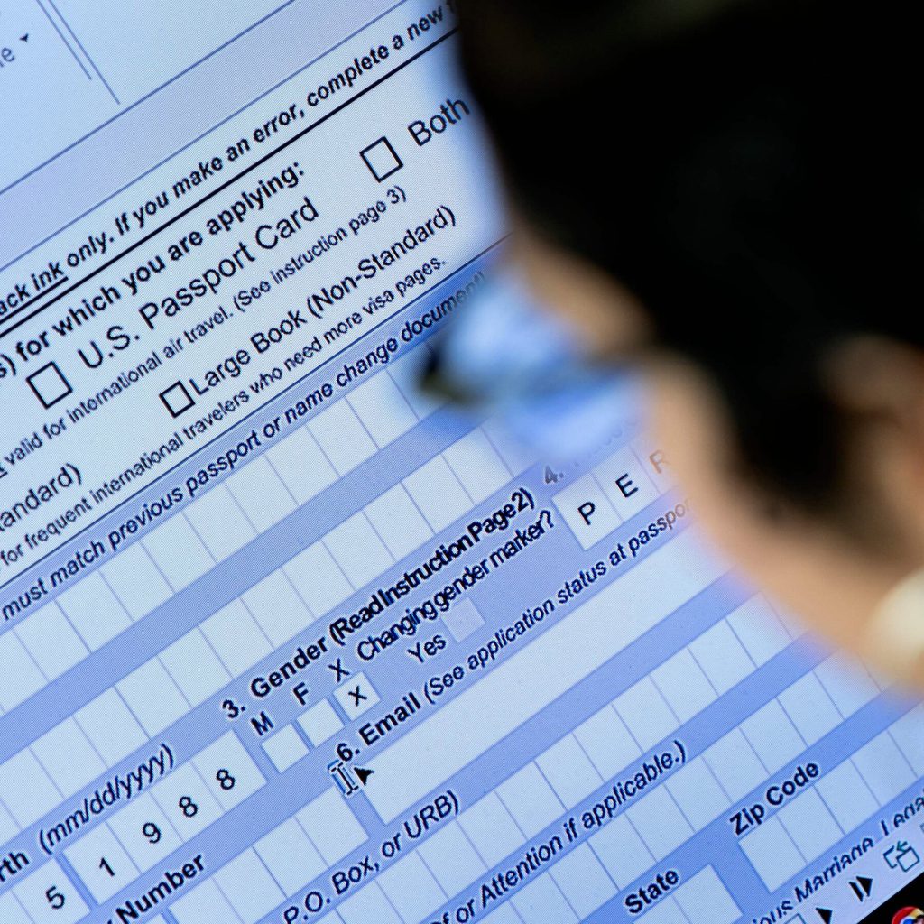 Nuova regola per i passaporti USA: le compagnie aeree devono ignorare il marcatore di genere neutro &quot;X&quot; e utilizzare solo &quot;M&quot; o &quot;F&quot;