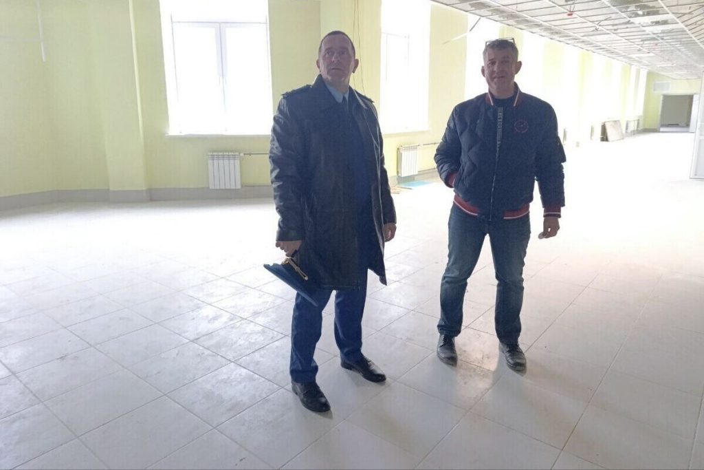 Школа на Московском проспекте пока не может набирать учеников и учителей