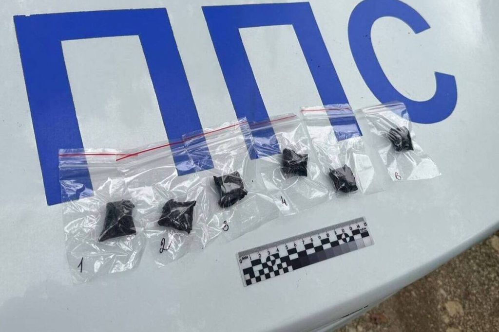 В Адлере полиция задержала подозреваемого в обороте мефедрона