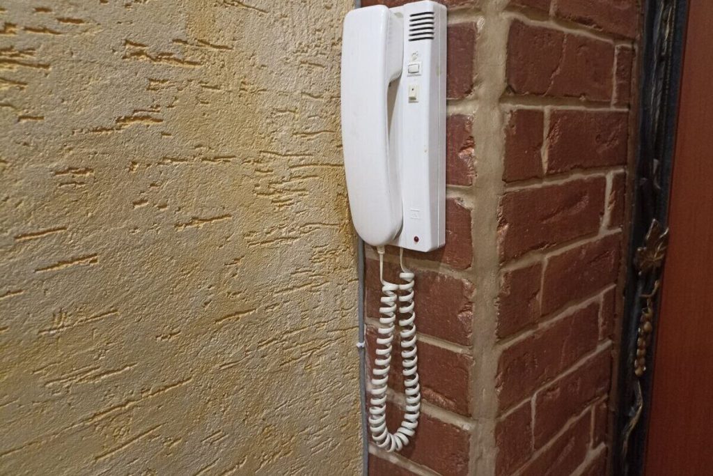 Truffa in Chakassia: una donna a rischio bancarotta a causa di un inganno sofisticato