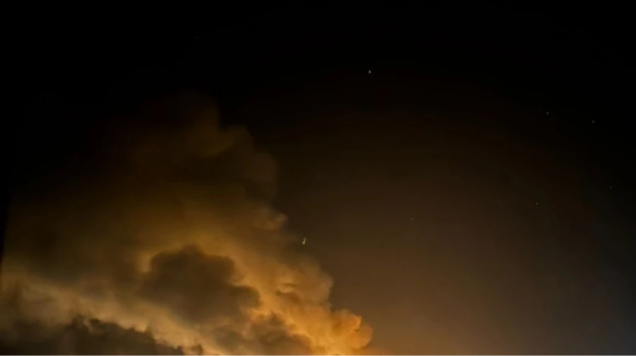 Attacco con droni su Chuhuiv: la città ucraina rimane senza elettricità dopo una serie di bombardamenti russi