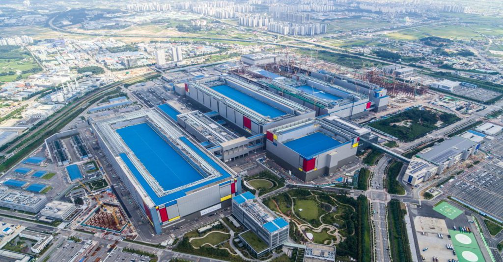 Samsung registra aumento del 32% dell&#039;utile operativo grazie al boom dei prezzi dei chip