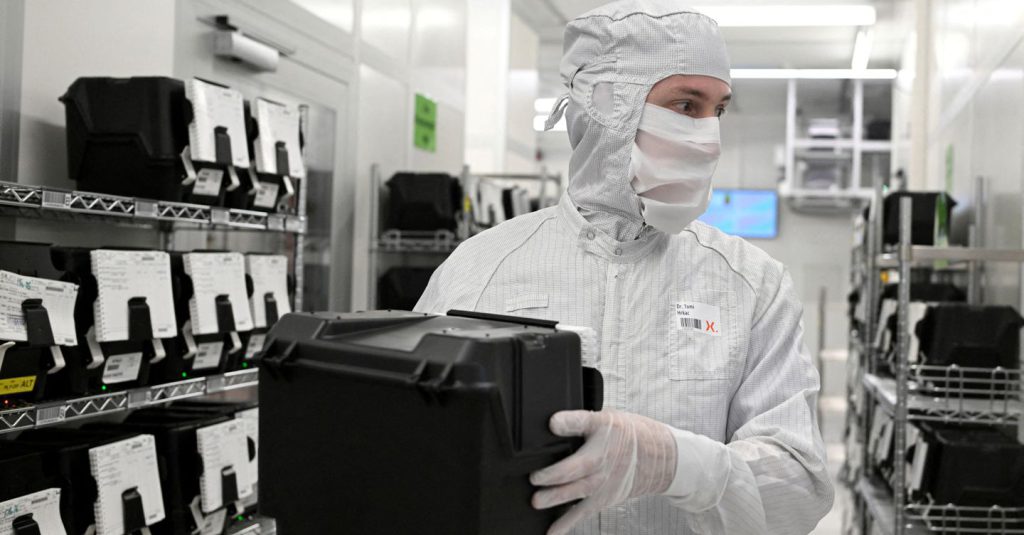 Automotive, scontro Olanda-Cina: allarme in Europa per i chip Nexperia