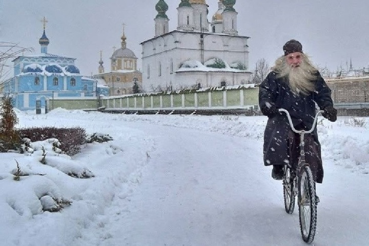Morte del Monaco Vavila del Monastero di Nikolo-Šartomskij: Una Riflessione sulla Spiritualità e la Fede