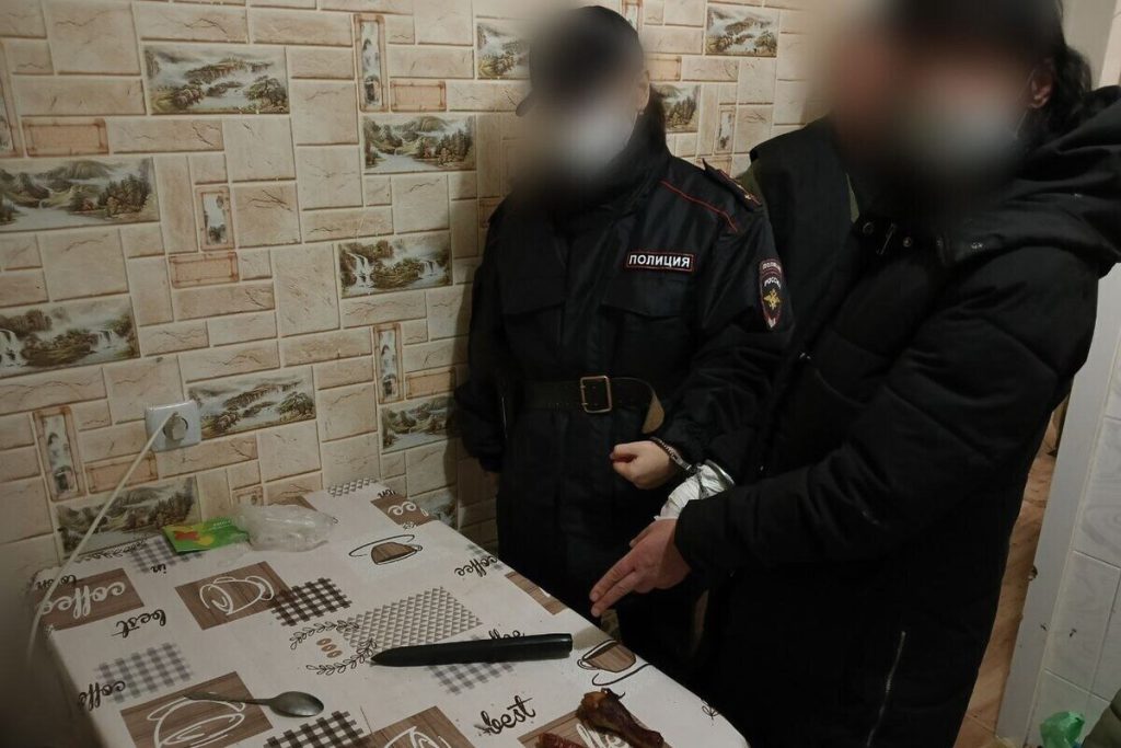 Indagine per omicidio a Kamensk: donna già condannata coinvolta, le autorità cercano di stabilire le circostanze dell&#039;omicidio di un uomo di 42 anni nella regione di Penza