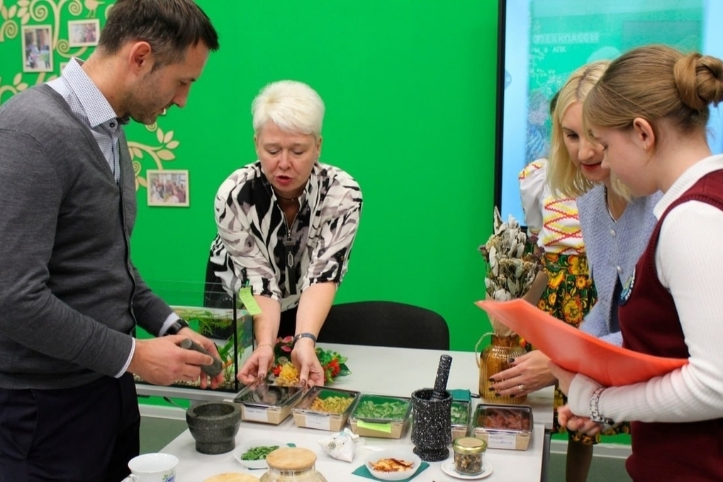 Nuova scuola per agricoltori a Mежdуреченске: un passo verso l&#039;innovazione e la sostenibilità nell&#039;agroindustria locale