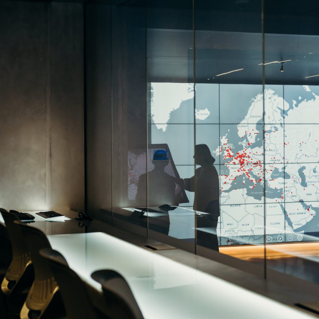 Minacce informatiche in aumento: la Cina attacca le infrastrutture statunitensi mentre l&#039;amministrazione Trump riduce la cyberdifesa