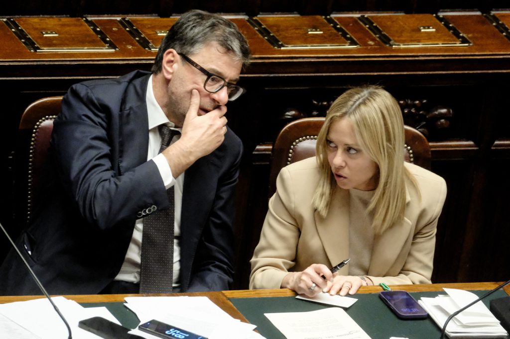 Manovra 2026: tasse sugli affitti brevi e tagli fiscali per il ceto medio, cosa cambia per le famiglie e i pensionati