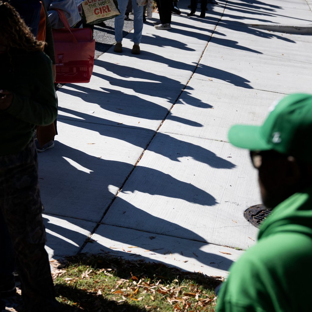 Federal Workers Have Started Missing Paychecks During the Shutdown