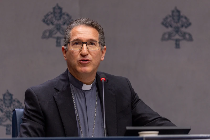 In second report, Vatican minor commission urges listening, reparations for abuse victims