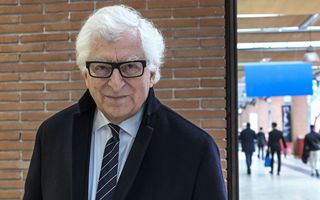 Prada, Bertelli: 19 trimestri di crescita ininterrotta, confermati forza marchi e strategia