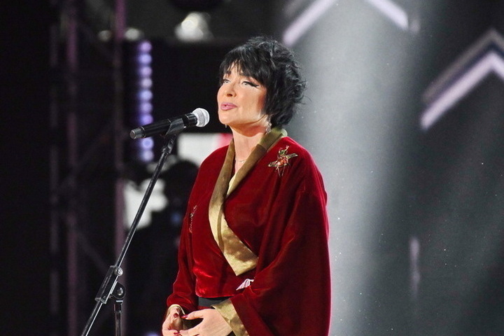 Lolita Milyavskaya Rompe il Silenzio sulla Salute Mentale: Una Scelta Coraggiosa per Ridurre lo Stigma