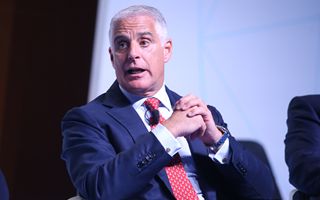 UniCredit verso il suo miglior anno di sempre grazie a ricavi in aumento e costi in calo