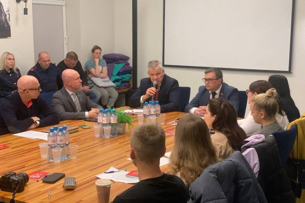 Crisi nel Centro Perinatale di Kaliningrad: Assenza del Ministro della Sanità al Tavolo Rotondo Solleva Preoccupazioni sulla Salute Pubblica