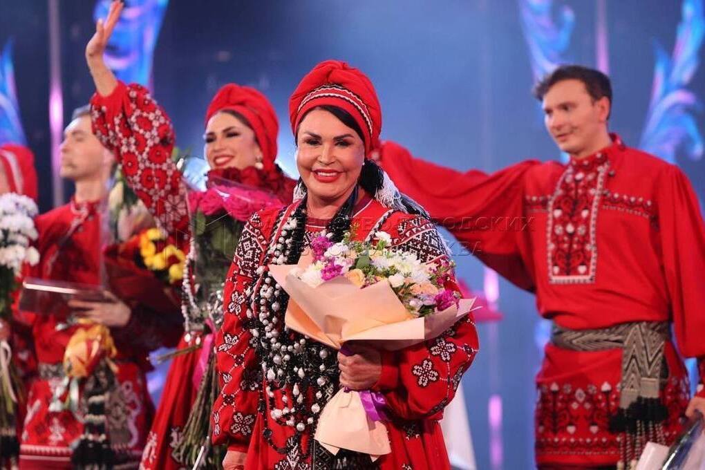 Надежда Бабкина и ее артисты в восторге от нарядов, сшитых в Ивановской области