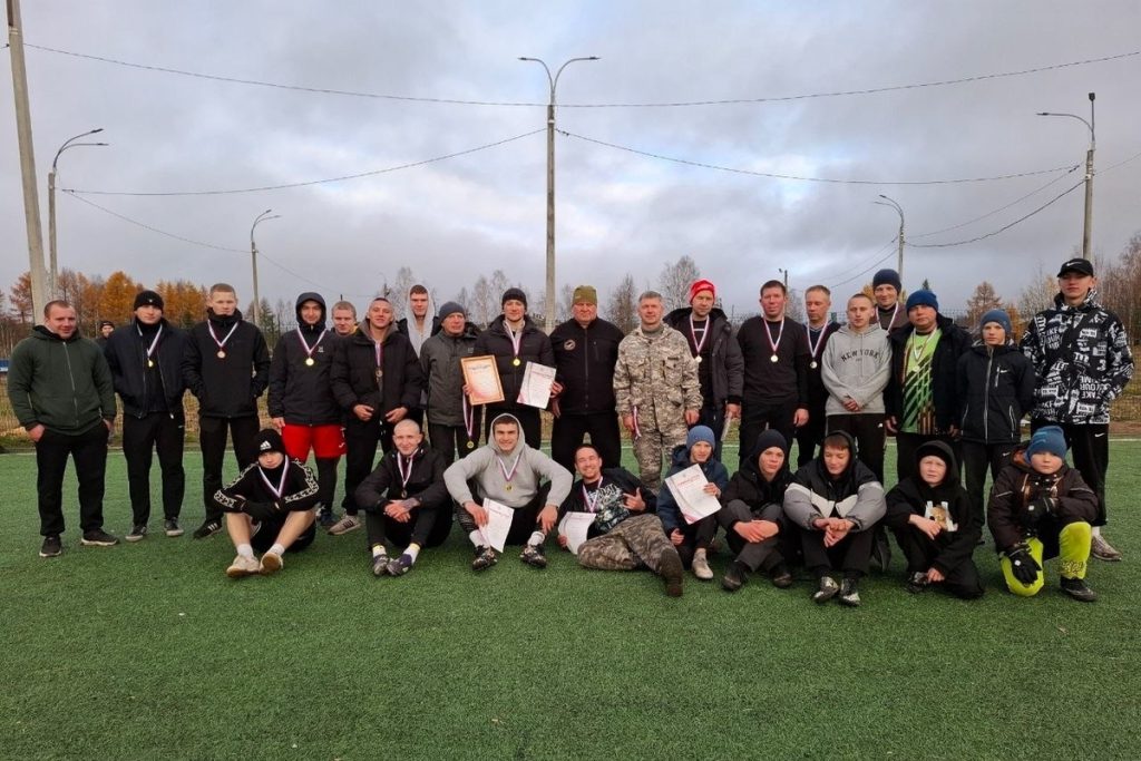 Campionato di Calcio Estivo a Obозерский Si Conclude con la Vittoria della Squadra Армейцы