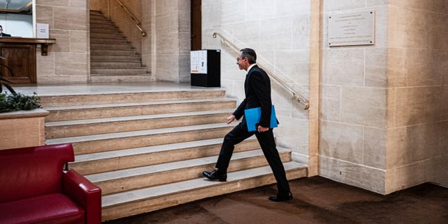 En un an, Bruno Retailleau aura été un ministre de l’intérieur obnubilé par l’immigration