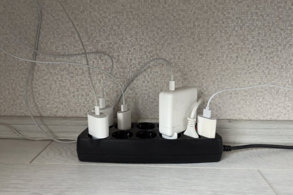 В Гатчинском районе 23 октября местами проведут отключения электроэнергии