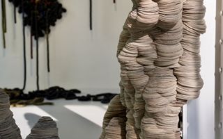 Mostra di Chris Soal al MAXXI di Roma: esplorando l&#039;ecologia percettiva e il residuo attraverso l&#039;arte