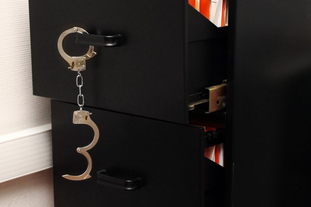 Arresto del Presidente di un&#039;Organizzazione per la Tutela delle Famiglie: le Conseguenze di un Caso di Commercio di Minori