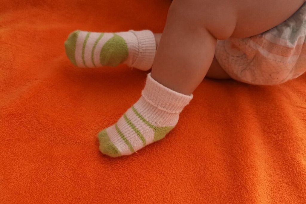 В Ленобласти врачи выходили новорожденного «мальчика-пушинку»