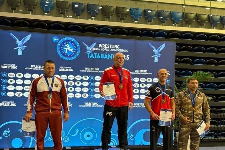 Sergey Shanyavsky vince medaglia d&#039;argento al campionato mondiale di lotta sportiva tra veterani