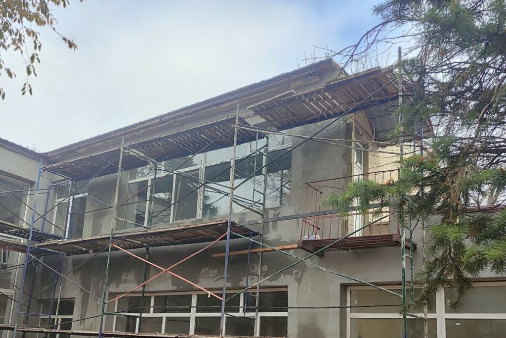 Ristrutturazione della Scuola Materna Fiaba a Starobeshovo: Un Passo Avanti per l&#039;Istruzione e la Comunità Locale