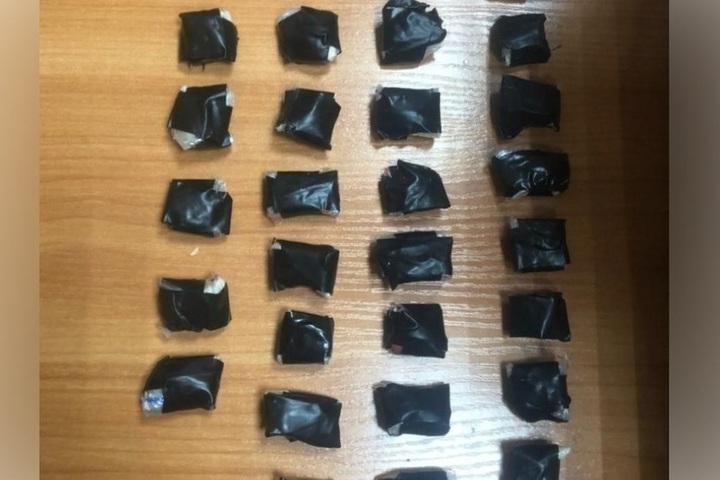 Arrestati due sospetti trafficanti di droga sintetica in Khakassia nella lotta contro il traffico di sostanze stupefacenti