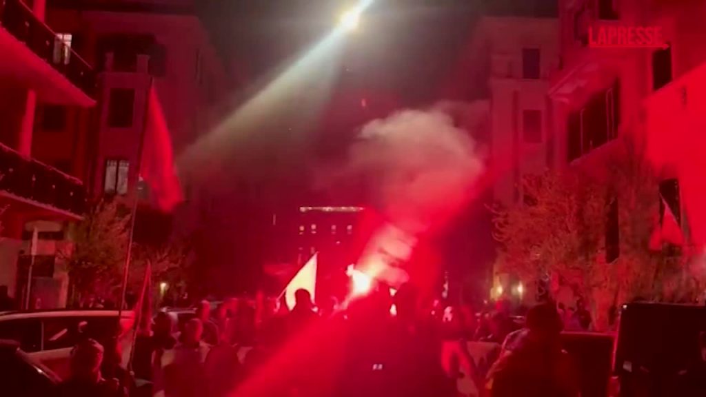 Scontri a Roma: corteo pro-Palestina fermato in Largo Spinelli dopo tensioni con la polizia