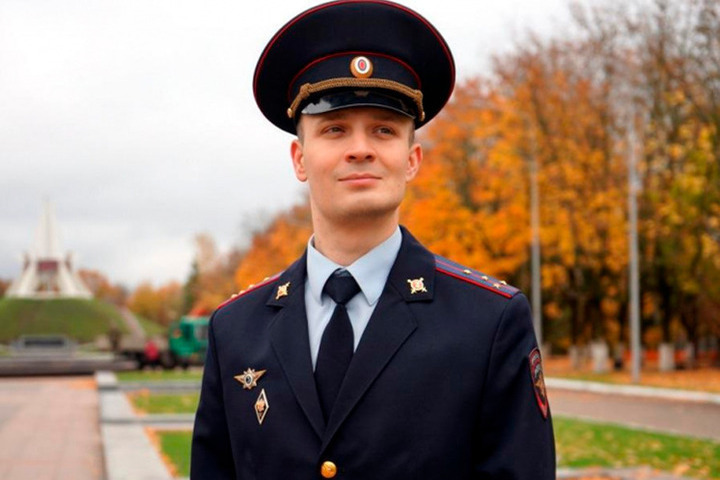 Vladislav Dubov il poliziotto del popolo della regione di Brjansk guida la partecipazione di massa al voto con oltre 24mila abitanti coinvolti