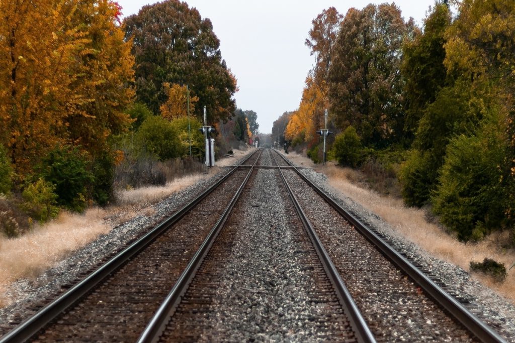 В Брянской области оштрафовали водителя фуры за ДТП с поездом