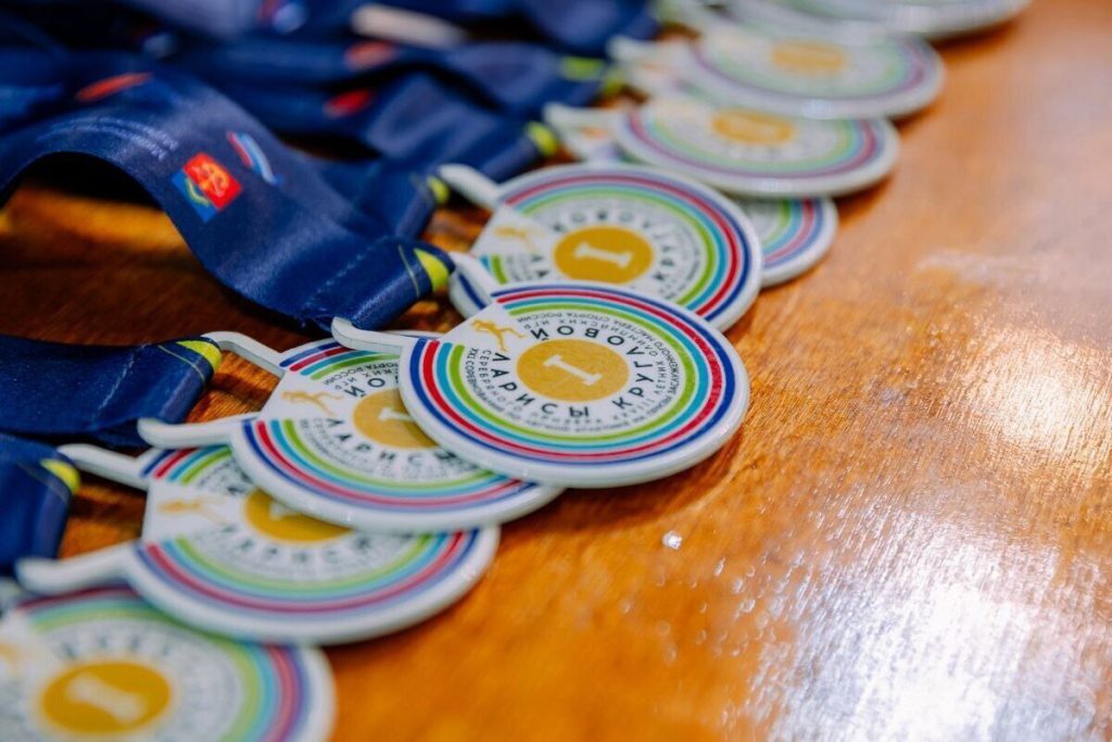 Campionati Russi di Atletica Leggera a Murmansk: Una Competizione di Alto Livello in Onore di Larisa Kruglova