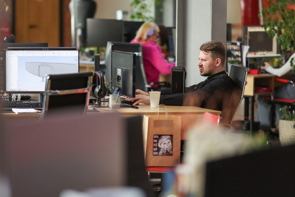 La Russia torna alla settimana lavorativa di 6 giorni: cosa significa per i lavoratori e l&#039;economia russa