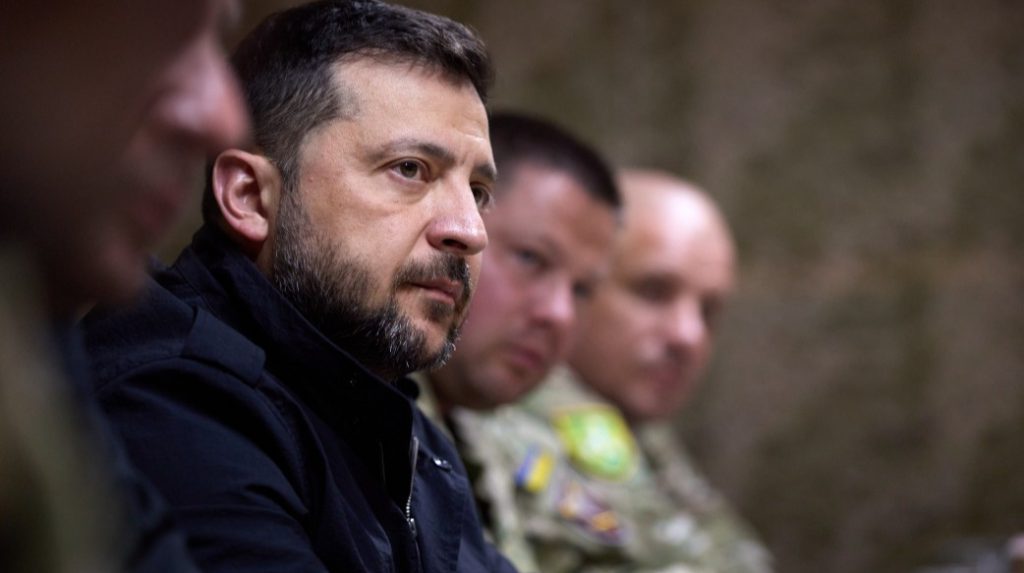 Tensione a Pokrovsk: 170.000 soldati russi schierati nell&#039;area, Zelenskyy descrive la situazione come &quot;difficile&quot;