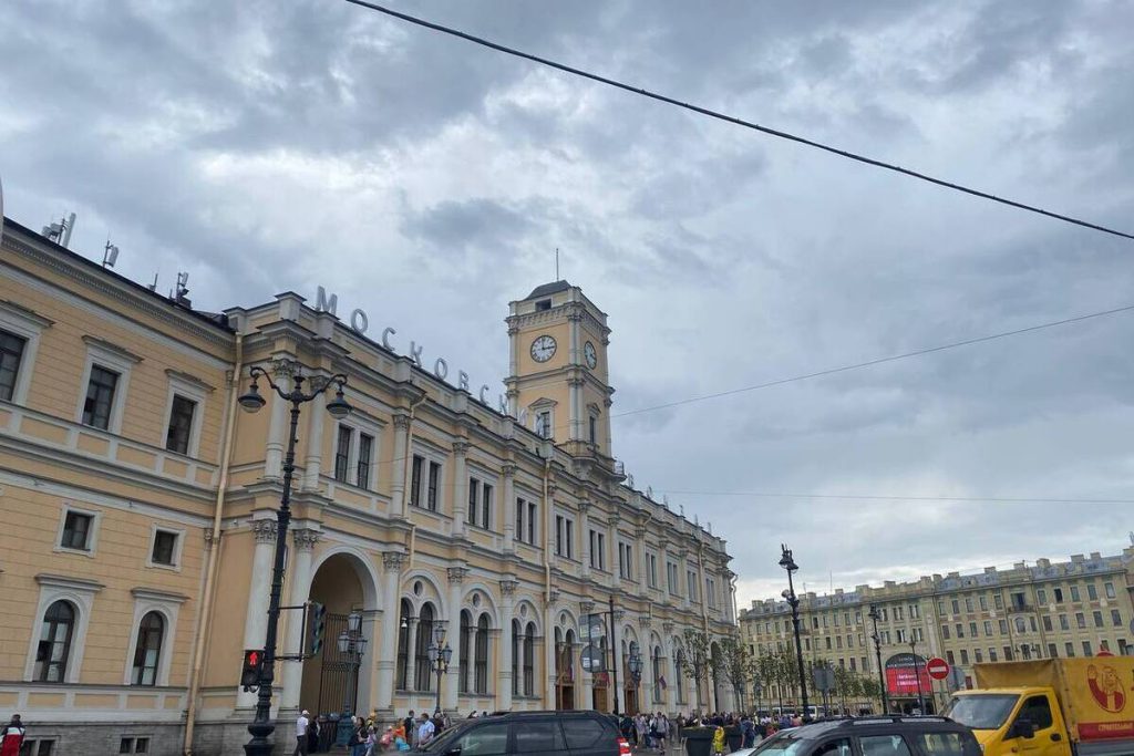 Oltre 10 milioni di passeggeri alla stazione di Mosca a San Pietroburgo nel 2023 secondo i dati della Ferrovia di Ottobre