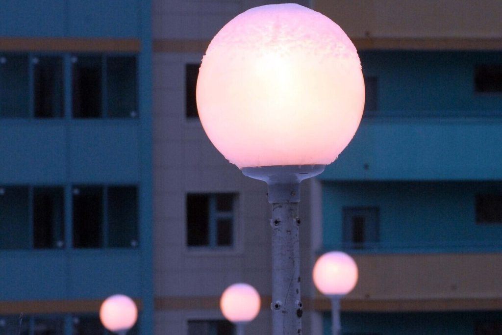 Электрик погиб, упав со столба при замене фонарей