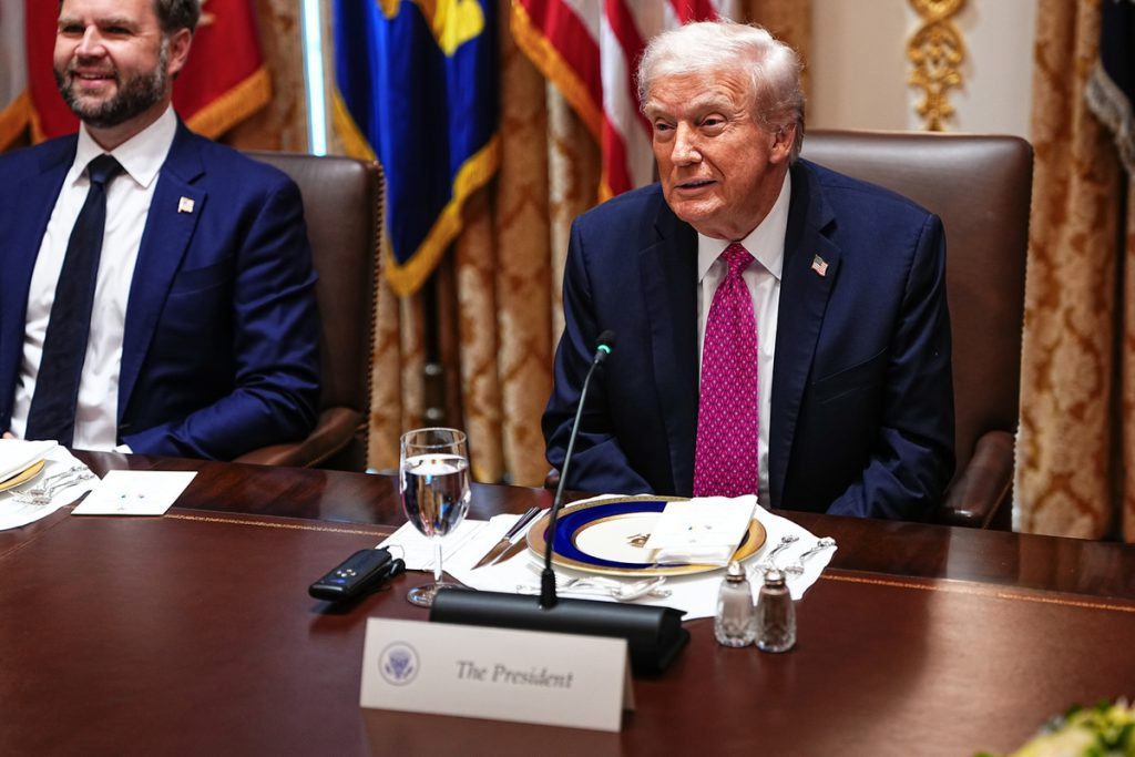 На Западе сообщили о панике в Европе из-за решения Трампа