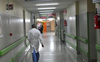 La spesa sanitaria privata in Italia raggiunge i 42,6 miliardi annui, un aumento del 2% nell&#039;ultimo anno, con possibili ripercussioni sulla sostenibilità del sistema sanitario pubblico