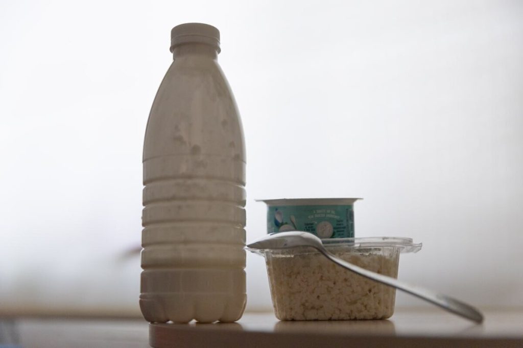 Aumento della produzione di yogurt e prodotti caseari fermentati nella regione di Novgorod: 6900 tonnellate prodotte nel 2025 con un aumento del 10% rispetto all&#039;anno precedente secondo i dati di Novgorodstat