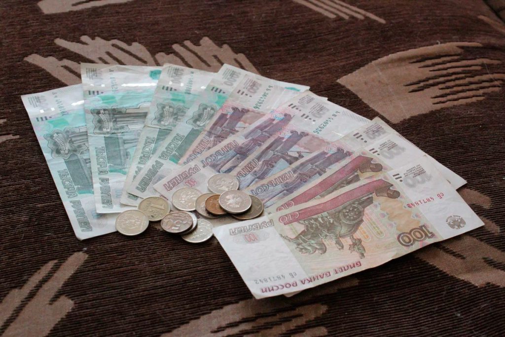 Сотрудница липецкого департамента спорта занизила доходы мужа на 1,5 млн рублей