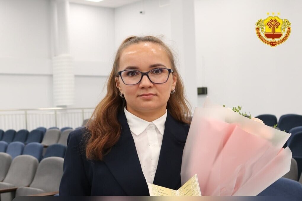 Vera Mazejeva riceve il prestigioso titolo di Costruttrice benemerita della Repubblica di Ciuvascia per il suo eccezionale contributo all&#039;edilizia e alla costruzione nella regione