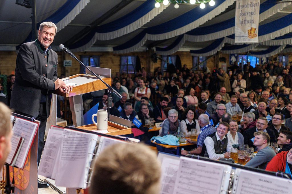 Marcus Söder al Bivio: Le Critiche e le Sfide per il Leader della Baviera