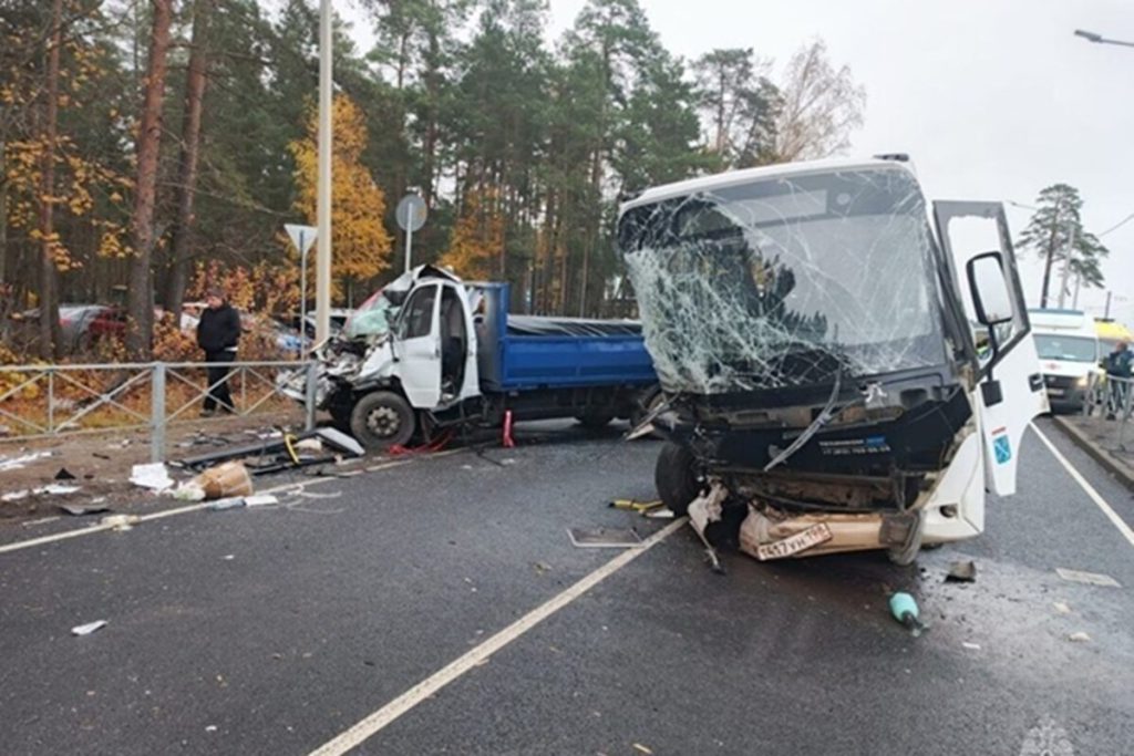 Умер один из пострадавших в жутком ДТП под Петербургом