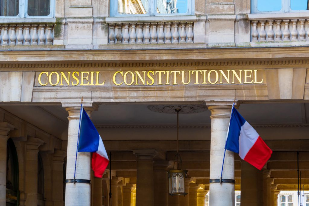 La suspension de la réforme des retraites pourrait-elle être retoquée par le Conseil Constitutionnel ?